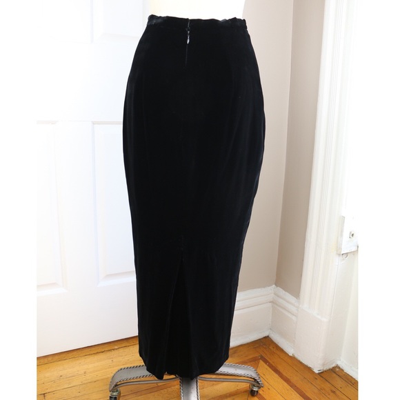 Vintage OMO NORMA KAMALI Black Velvet Skirt - Picture 5 of 8